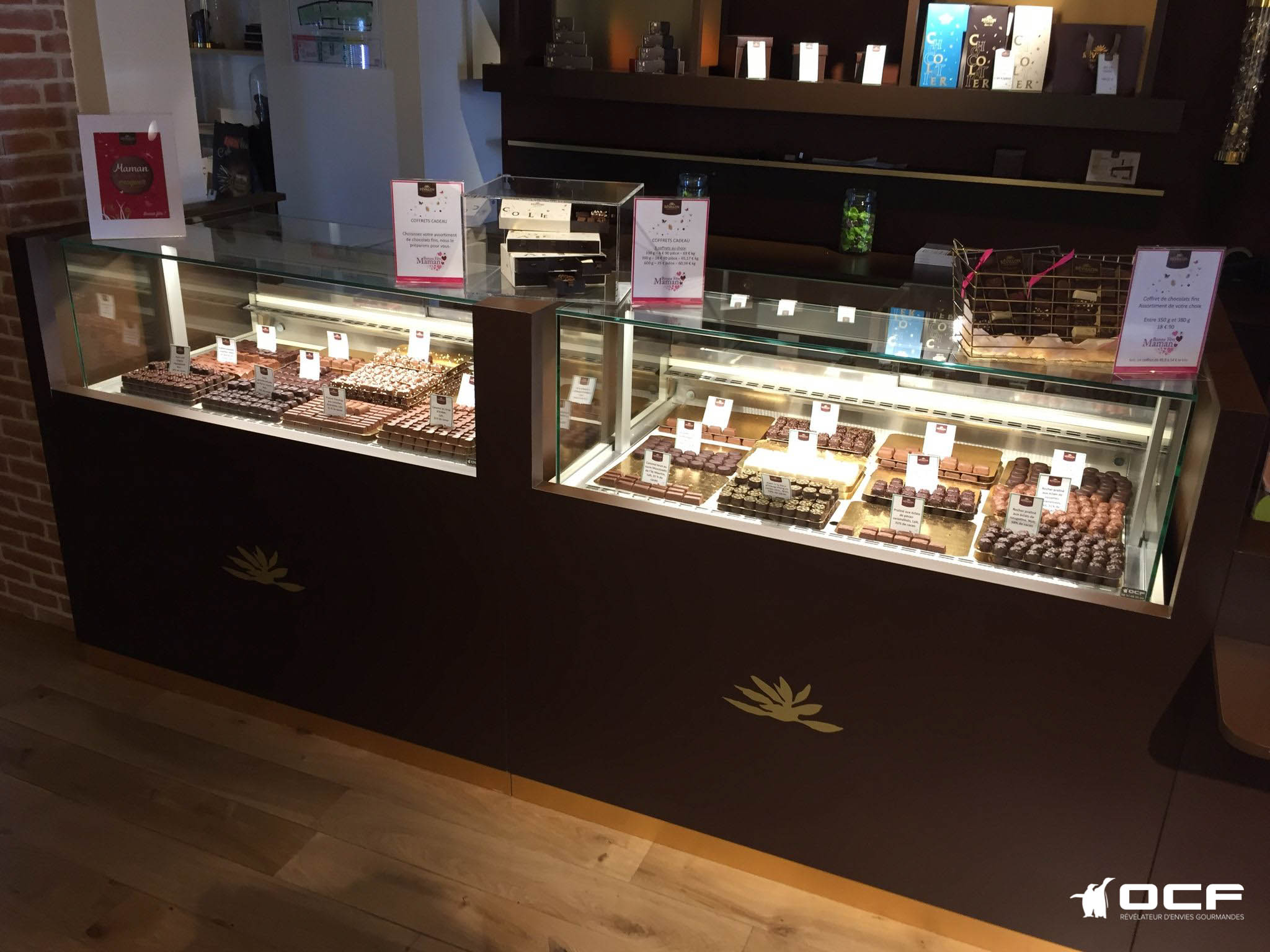 Revillon Chocolatier - 42300 Roanne - Vitrine réfrigérée OCF